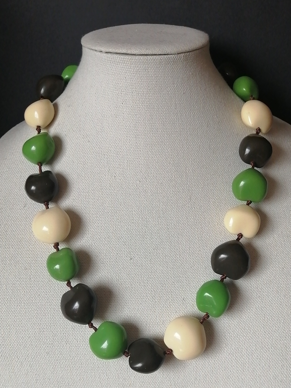 🔥3/$20🔥Green, Cream & Brown Chunky Beaded Modern Bold Necklace